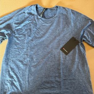 Brand new - Metal Vent Tech Short-Sleeve Shirt 2.0